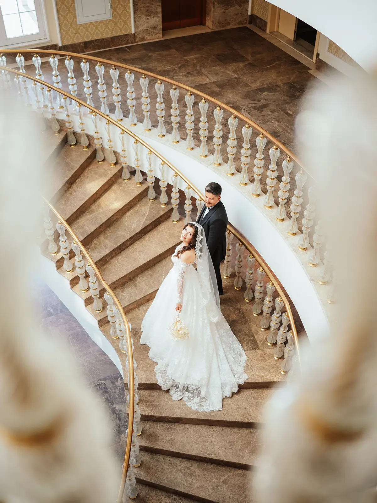 Artemis merdivenlerinde gelin ve damat